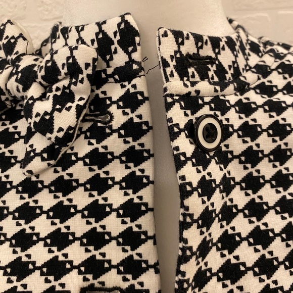 Girls black and white checkered blazer. - Picture 4 of 7